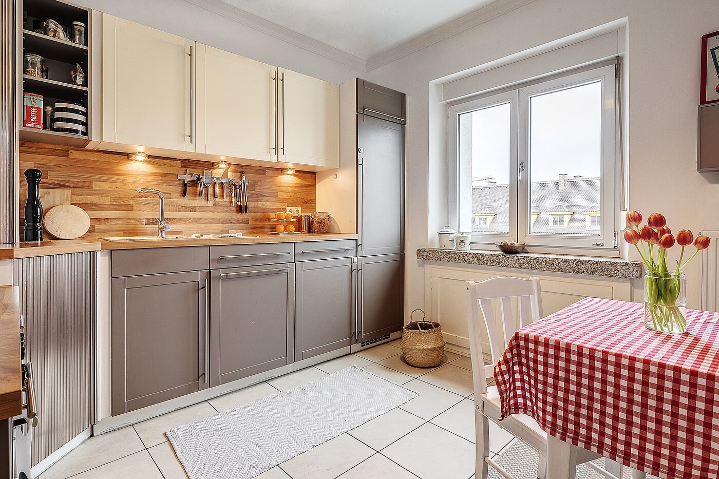 Lapos a  címen 2.5 Szobák | München-Au | 2002ML5 | Große moderne Einbauküche