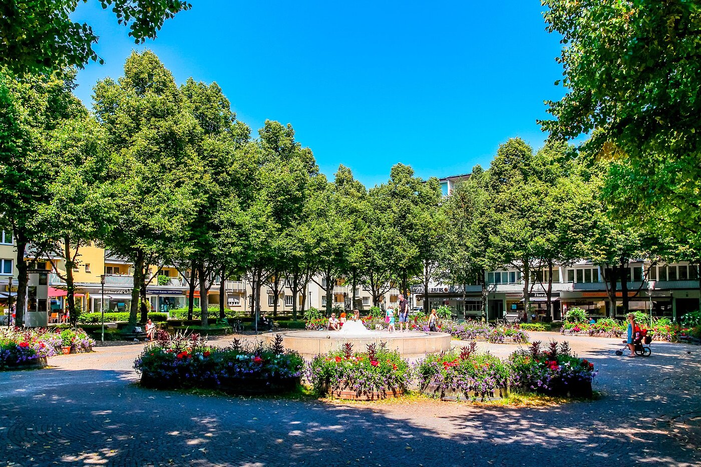 Płaski z 1.5 Pokoje | München-Schwabing | 2011ML3 | Hohenzollernplatz im Sommer