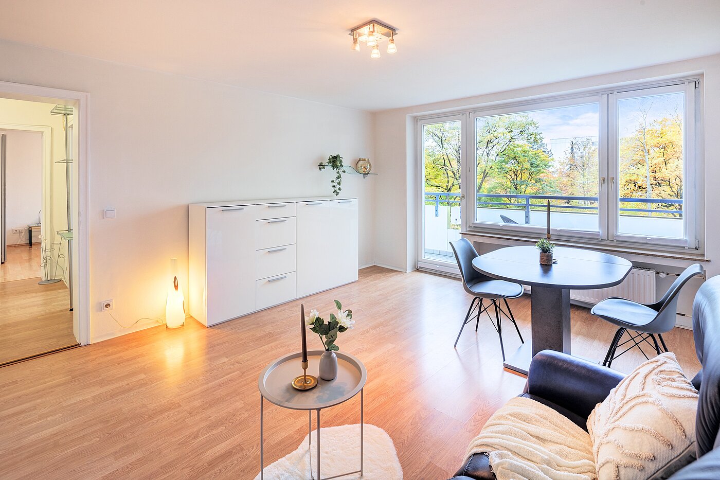Ploché s 2 Pokoje | München-Perlach | 70300 | Wohnbereich