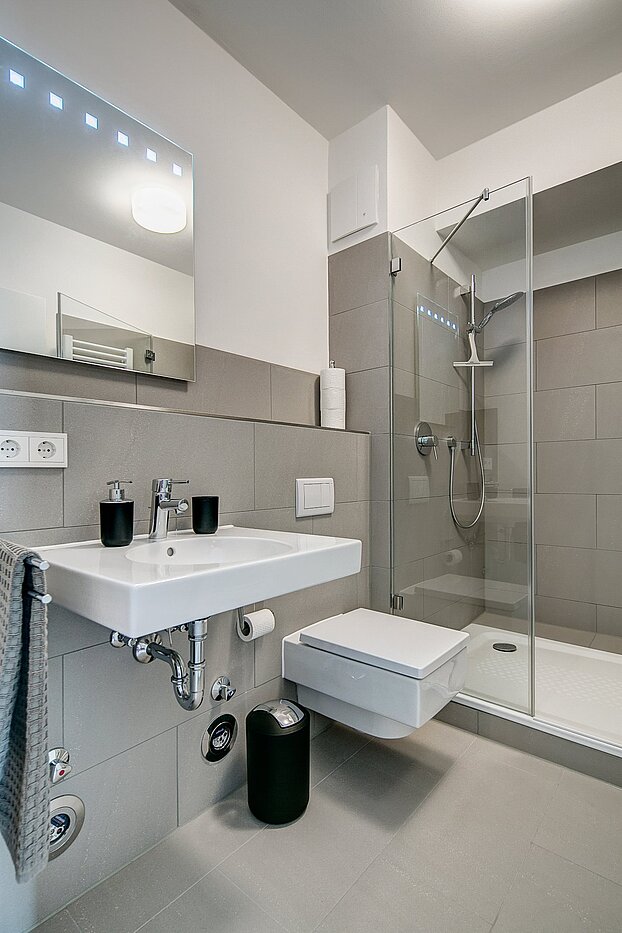 Ploché s 1 Pokoj | München-Ramersdorf | 1909ML1 | ...modernen Bad mit...