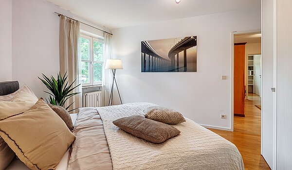 Lapos a  címen 3 Szobák | München-Harlaching | 2108ML3 | ...mit großem Kleiderschrank