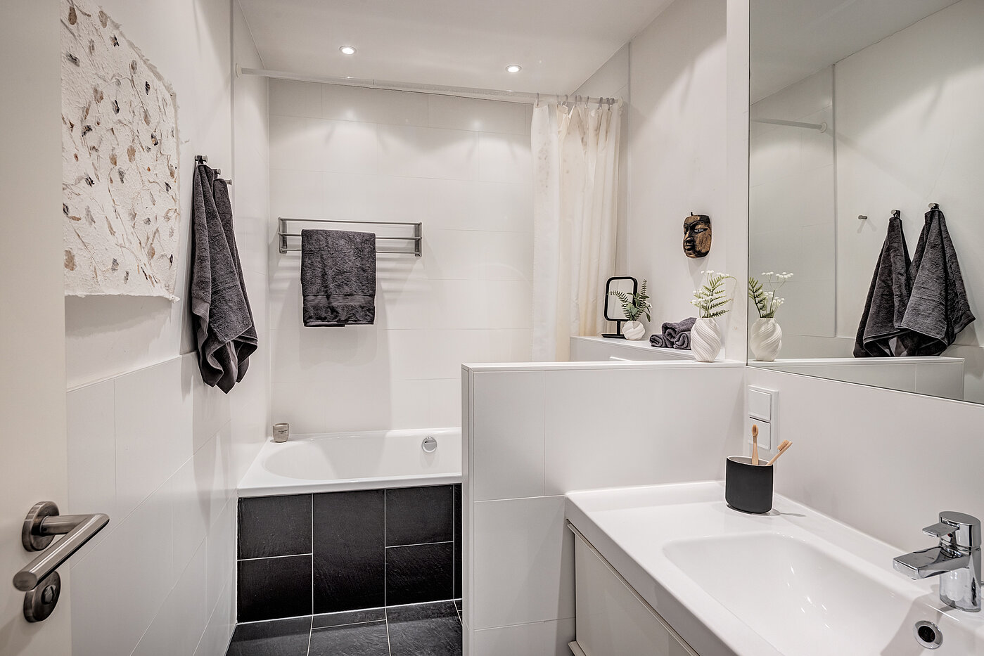 Lejlighed i stueetagen med 2 Værelser | München-Schwabing | 70394 | ...mit Badewanne