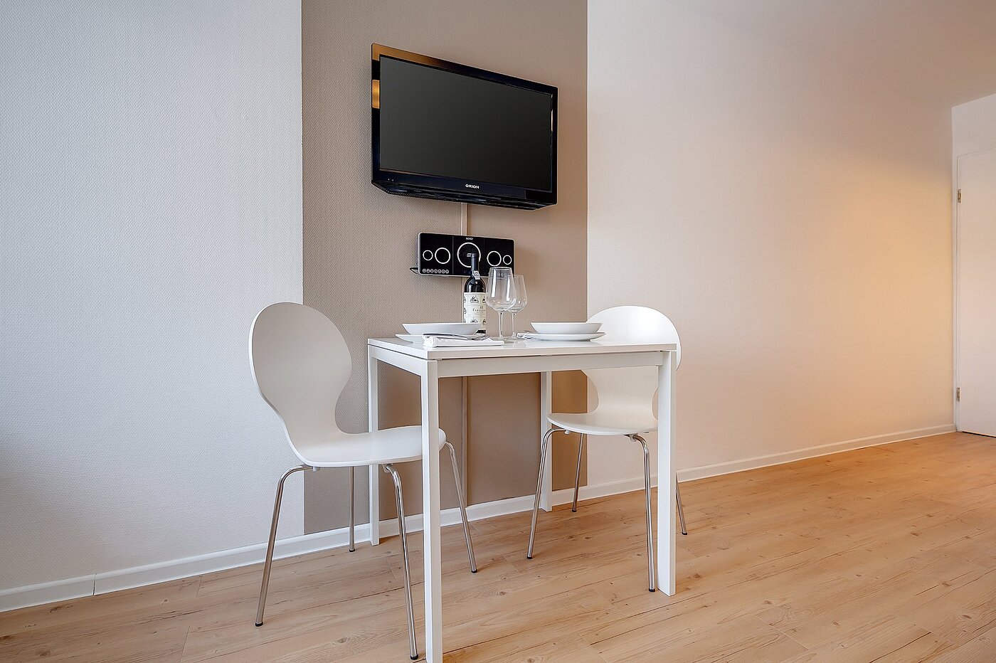 Ploché s 1 Pokoj | München-Trudering | 2011ML4 | ...und Sitzgelegenheit