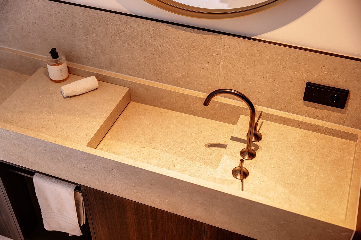 Sarok sorház a  címen 6 Szobák | München-Trudering | 70191 | ...hochwertigen Amaturen,...