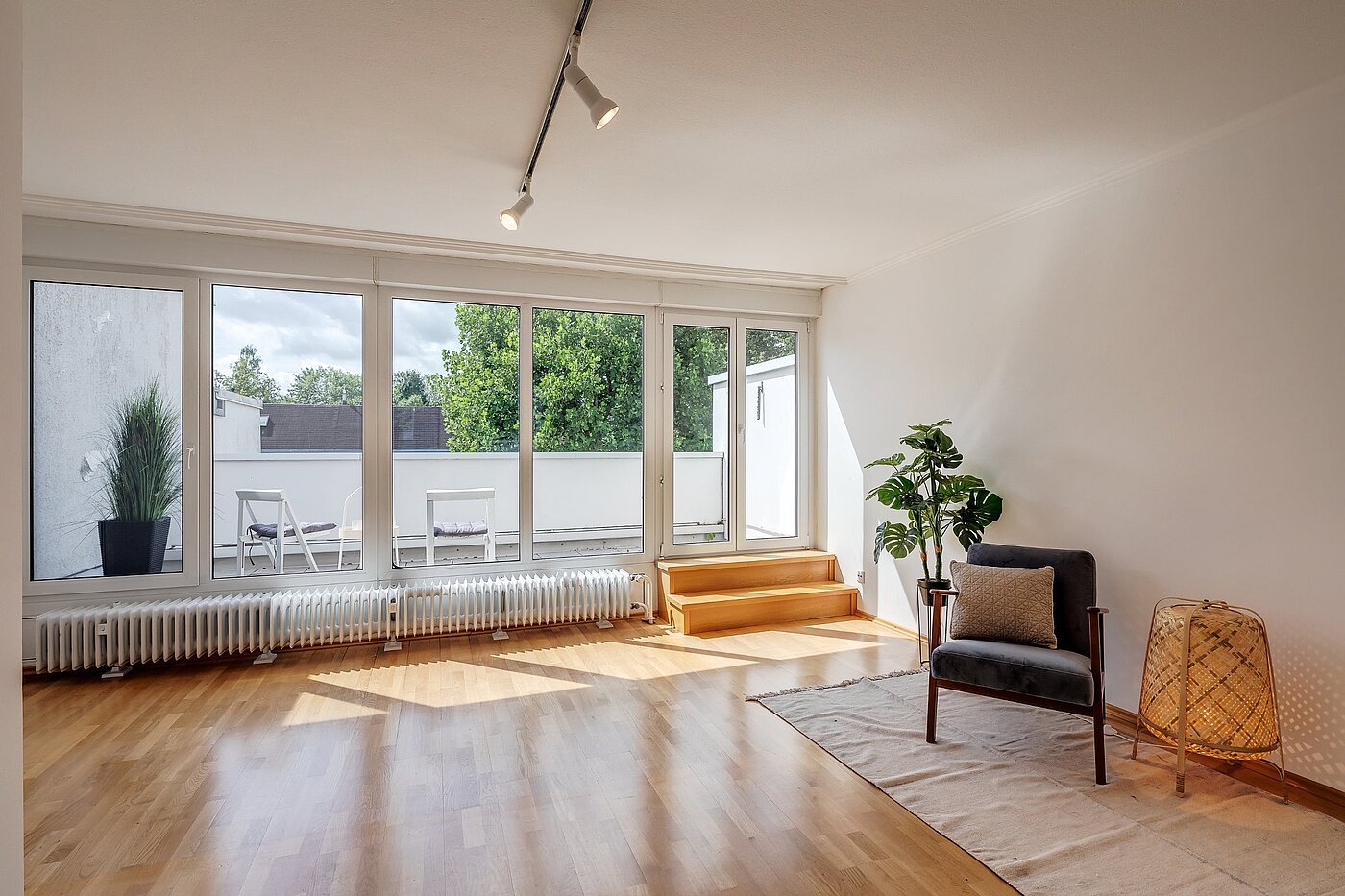Platt med 5.5 Rum | Weßling | 1907ML4 | Studio mit Dachterrasse und...