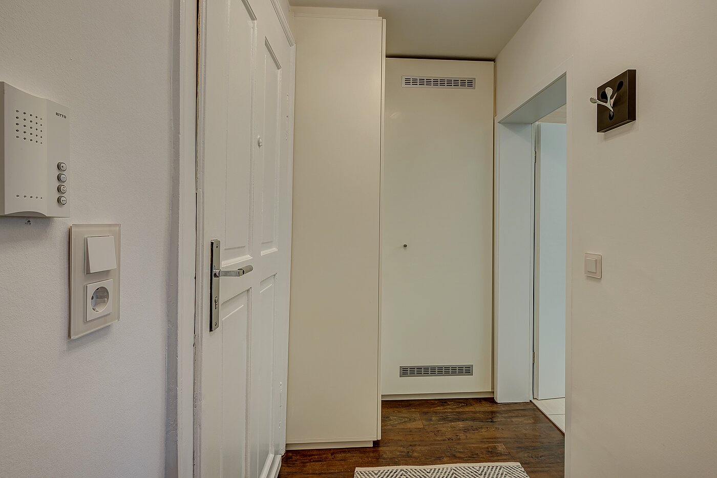 Flad med 1 Værelse | München-Neuhausen | 70235 | ... mit Garderobenschrank