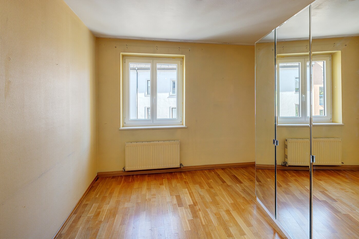 Flad med 2 Værelser | 70075 | Helles Schlafzimmer...
