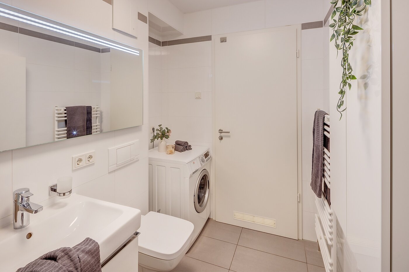 Flad med 2.5 Værelser | München-Obergiesing | 70270 | Waschmaschine im Bad