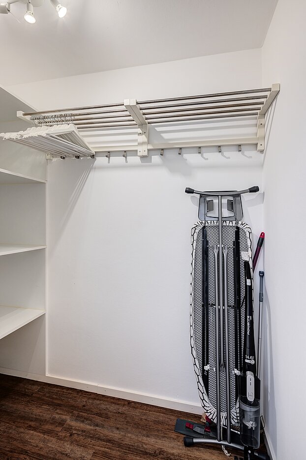 Lapos a  címen 2 Szobák | München-Bogenhausen | 70142 | Oder praktische Abstellkammer