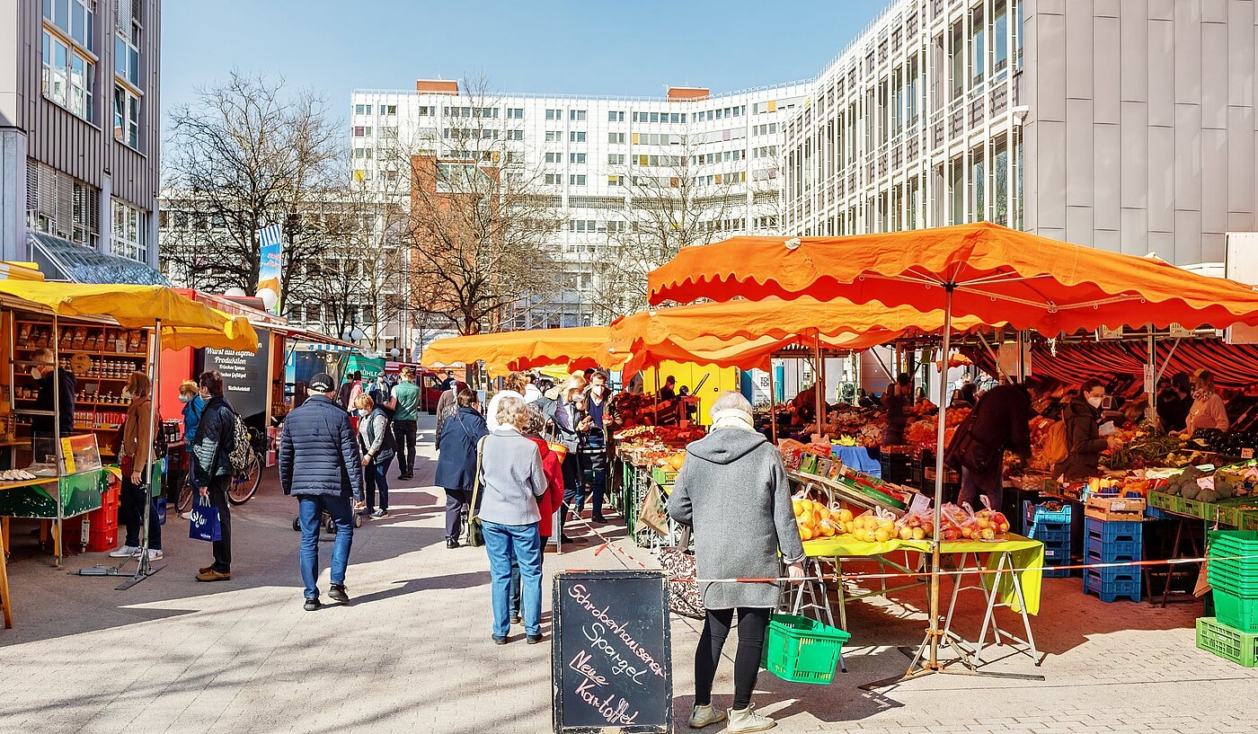 Ploché s 1 Pokoj | München-Bogenhausen | 2103ML6 | Der Wochenmarkt i.d. Nähe