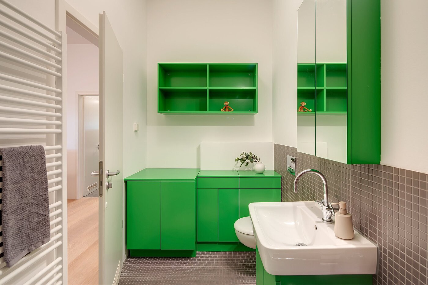 Asma kat ile 3 Odalar | München-Sendling | 2009ML8 | Modernes Wannenbad...