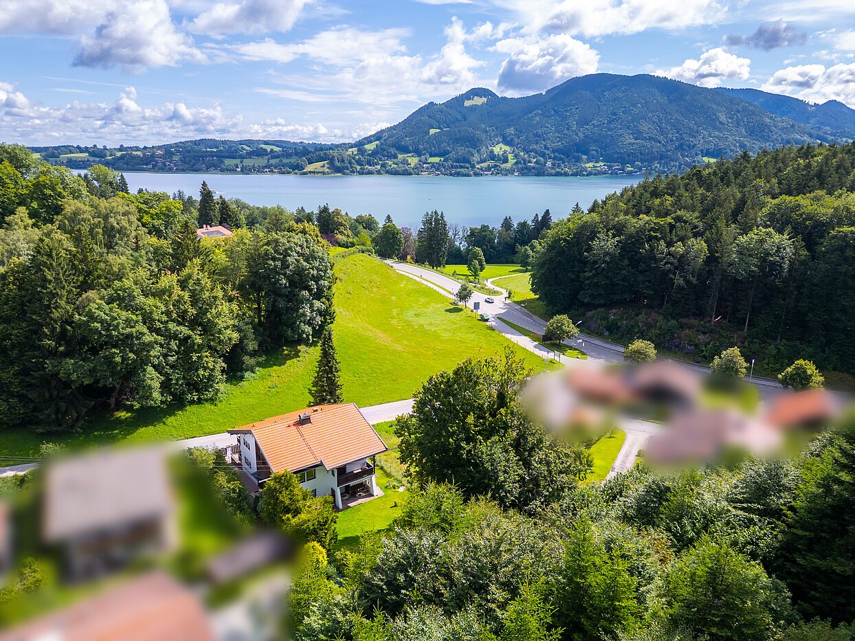 Mehrfamilienhaus s spletno stranjo . 10 Sobe | Bad Wiessee | 70212 | Luftaufnahme