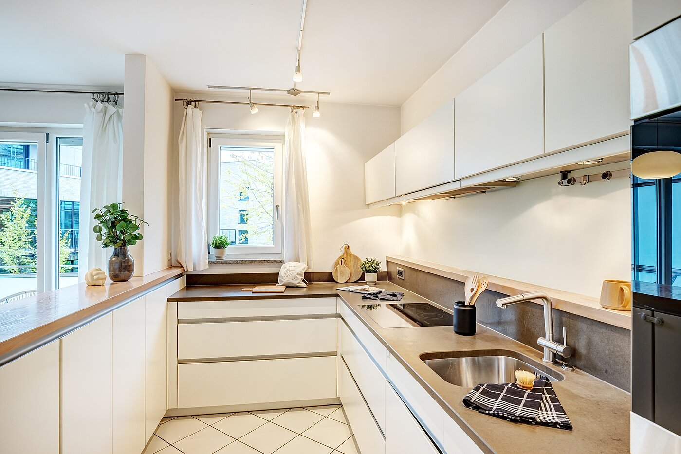 Lapos a  címen 3 Szobák | München-Neuhausen | 70489 | ...voll ausgestattet