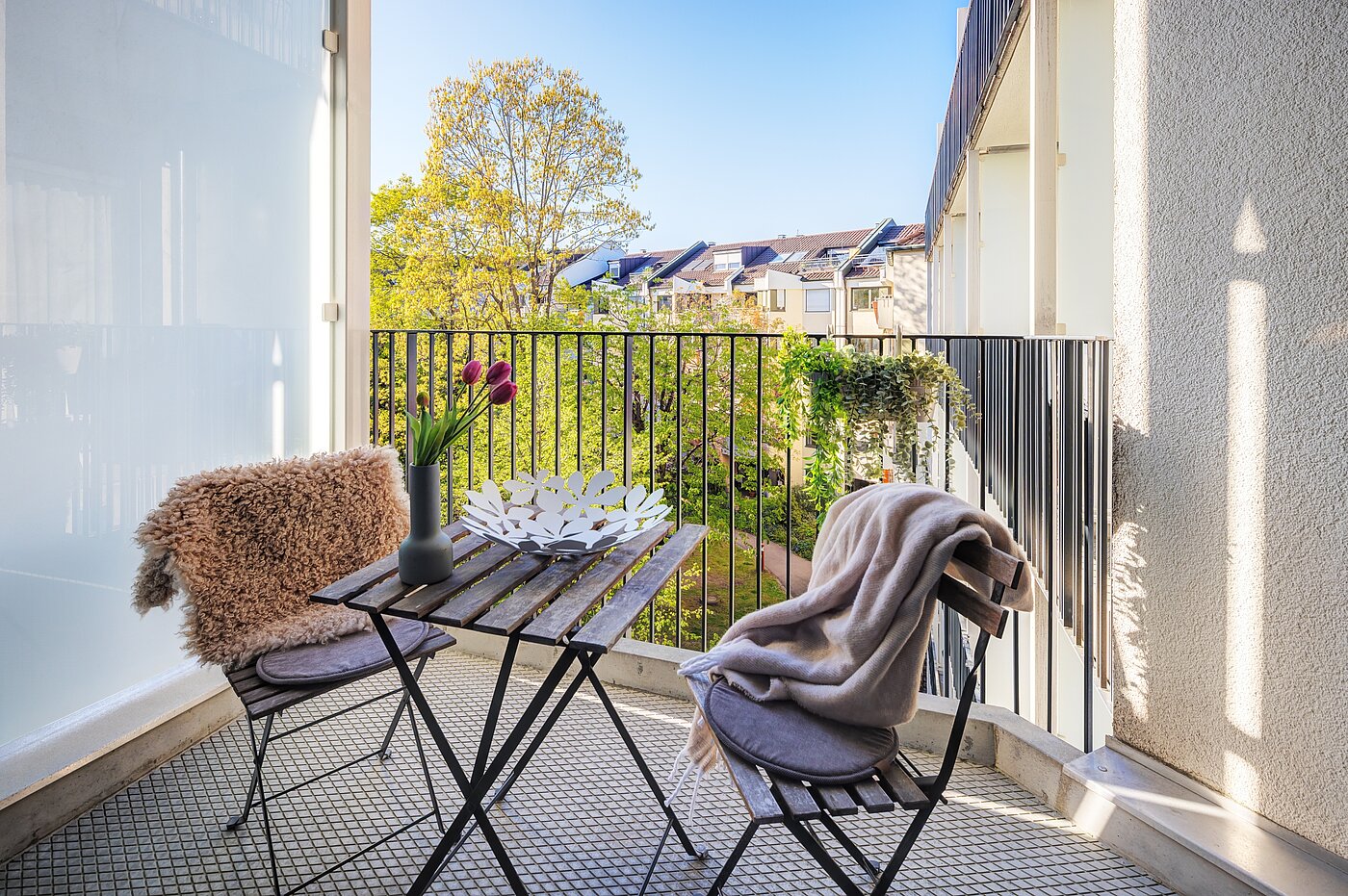 Apartment з 1.5 Кімнати | München-Bogenhausen | 70378 | ...auf dem Balkon...