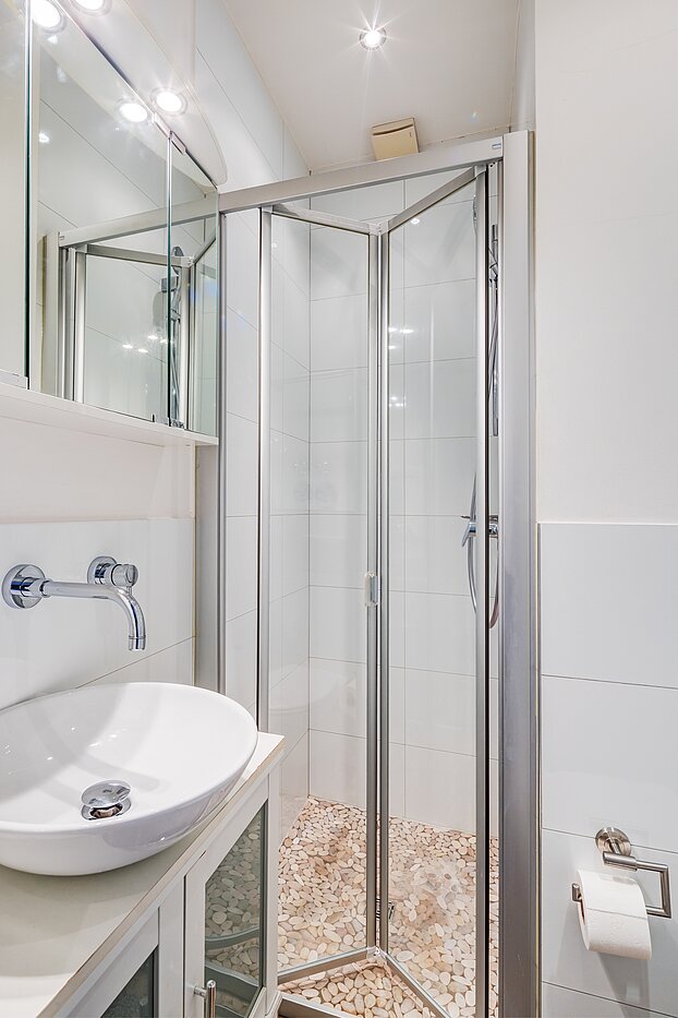 Mieszkanie na parterze z 4 Pokoje | München-Neuhausen | 70471 | ...mit Dusche