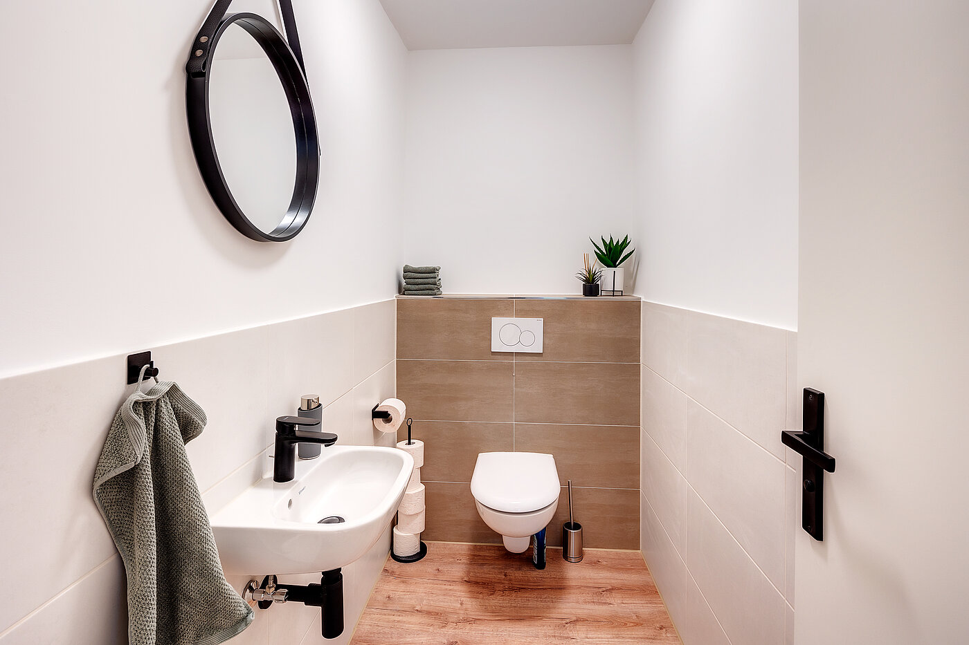 Flad med 3 Værelser | Unterhaching | 70421 | Gästetoilette