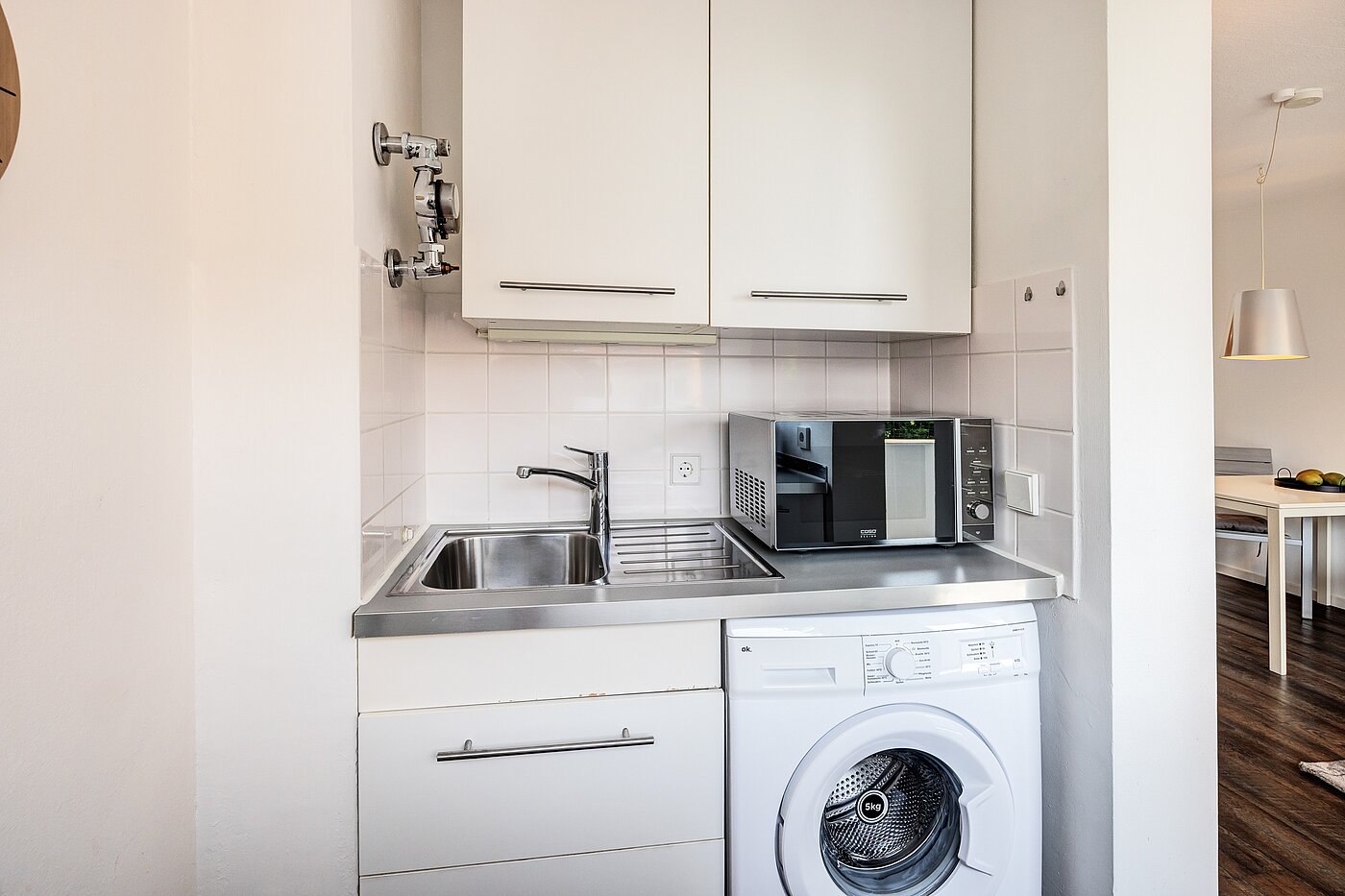 Ploché s 1 Izba | München-Neuhausen | 702271 | ...integriertem Waschtrockner