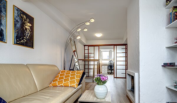 Podkrovný byt s 4.5 Izby | München-Ludwigsvorstadt | 70461 | Wohnen / Essen