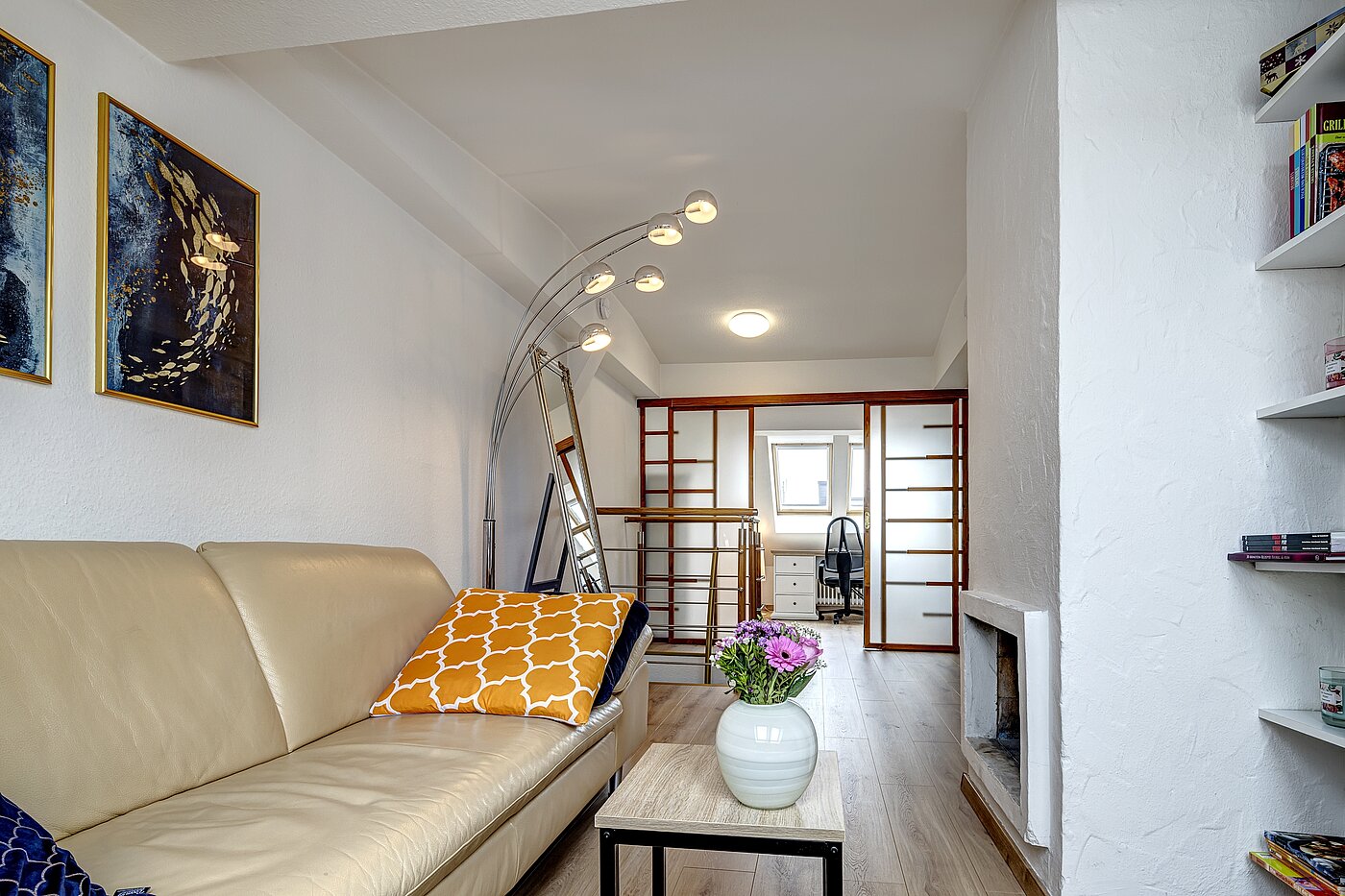 Tetőtéri lakás a  címen 4.5 Szobák | München-Ludwigsvorstadt | 70461 | Wohnen / Essen