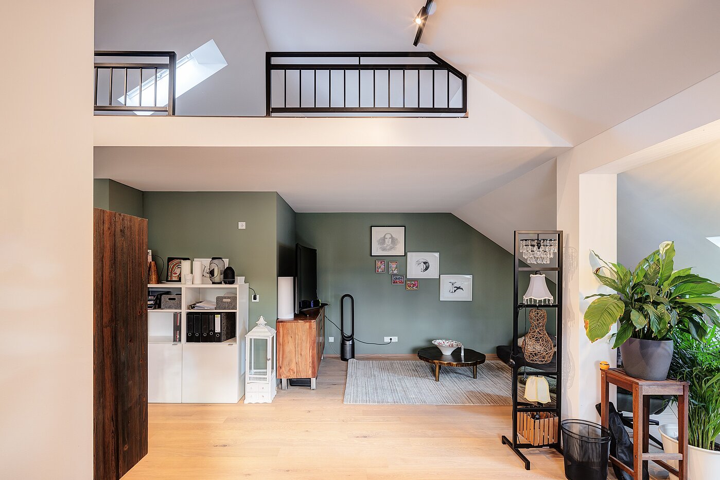 Sarok sorház a  címen 6 Szobák | München-Trudering | 70191 | ...Empore und...