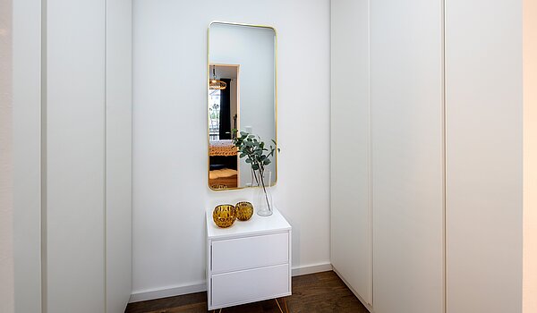 Lapos a  címen 3 Szobák | München-Sendling | 70167 | ...und verstecktem Ankleidebereich