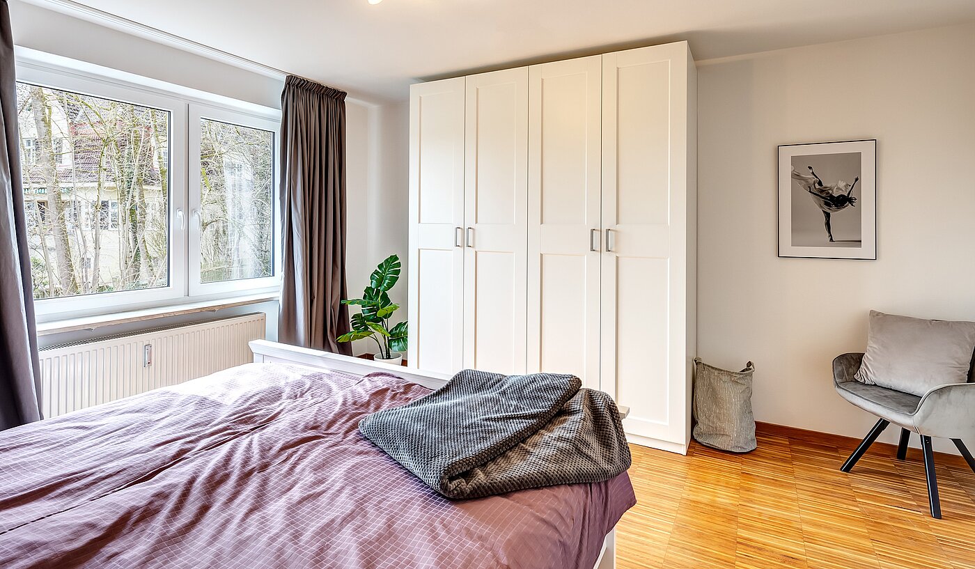 Plat met 3.5 Kamers | 70284 | Schlafzimmer