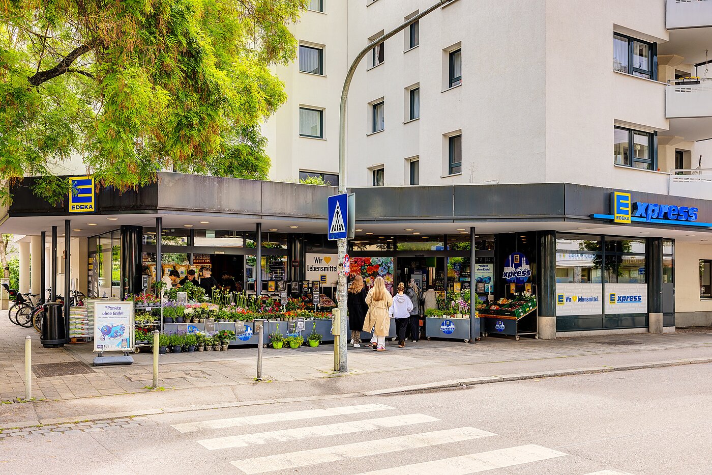 Flad med 1 Værelse | München-Neuhausen | 70235 | ...in unmittelbarer Nähe