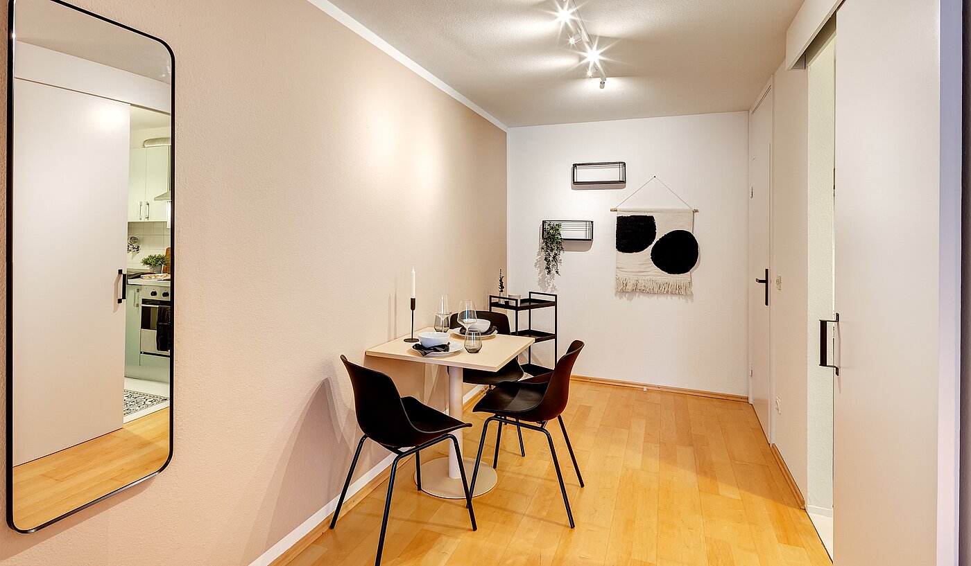 Flad med 1 Værelse | München-Maxvorstadt | 70132 | Ansprechende Essecke