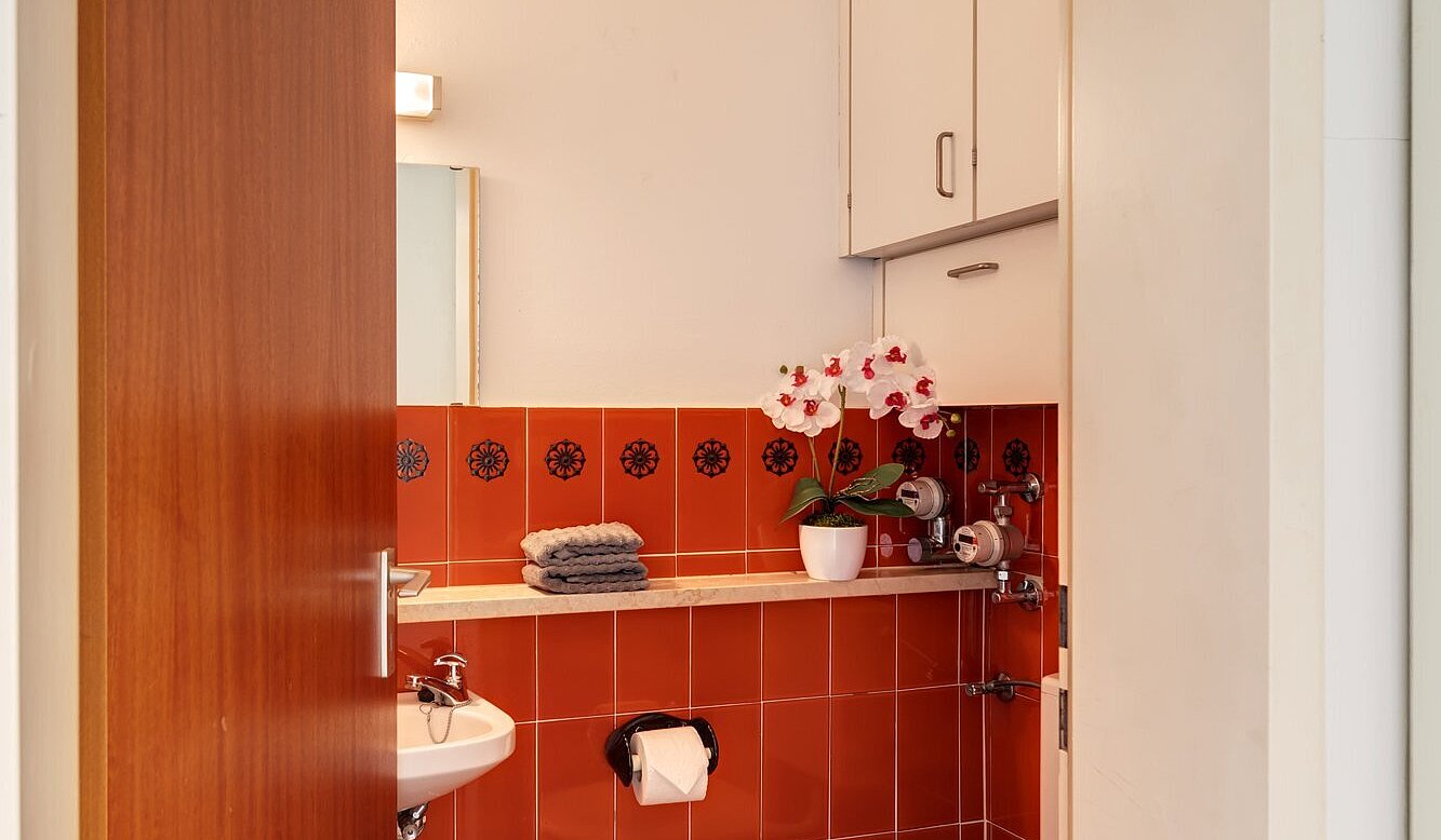 Ploché s 4 Izby | Freising | 2003ML7 | Gäste-WC