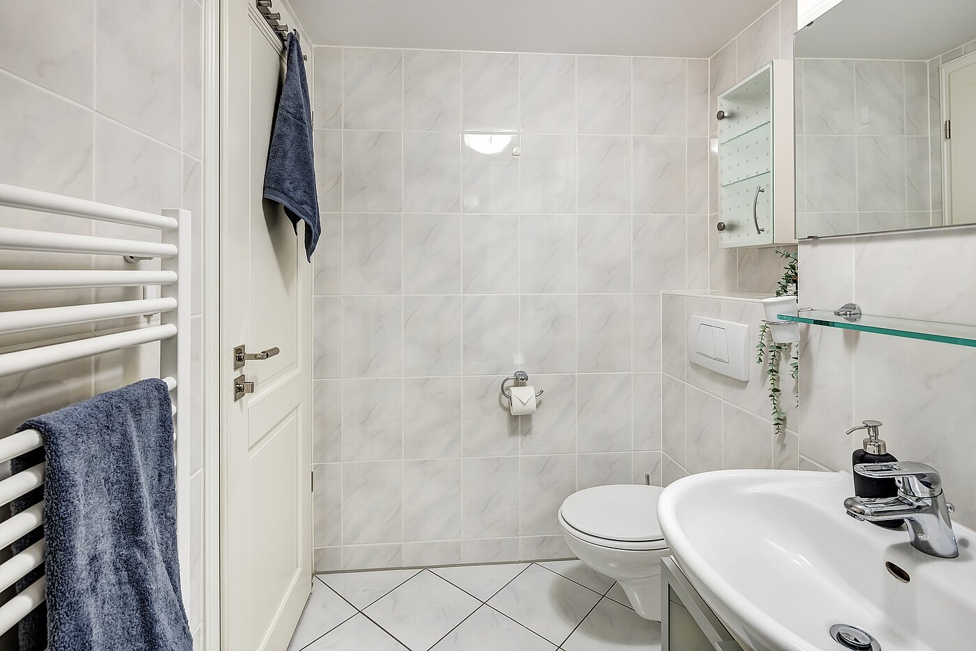 Flad med 1.5 Værelser | München-Schwabing | 2205ML81 | ...klassisch gefliest