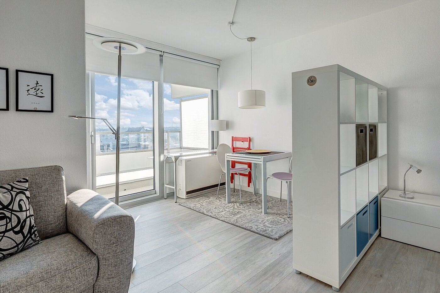 Ploché s 1 Izba | München-Schwanthalerhöhe | 2106ML8 | Heller Wohnbereich...