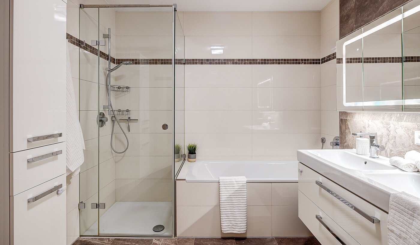 1층 평면 와 함께 3 객실 | Wolfratshausen | 2208ML1 | ...Dusche und Badewanne