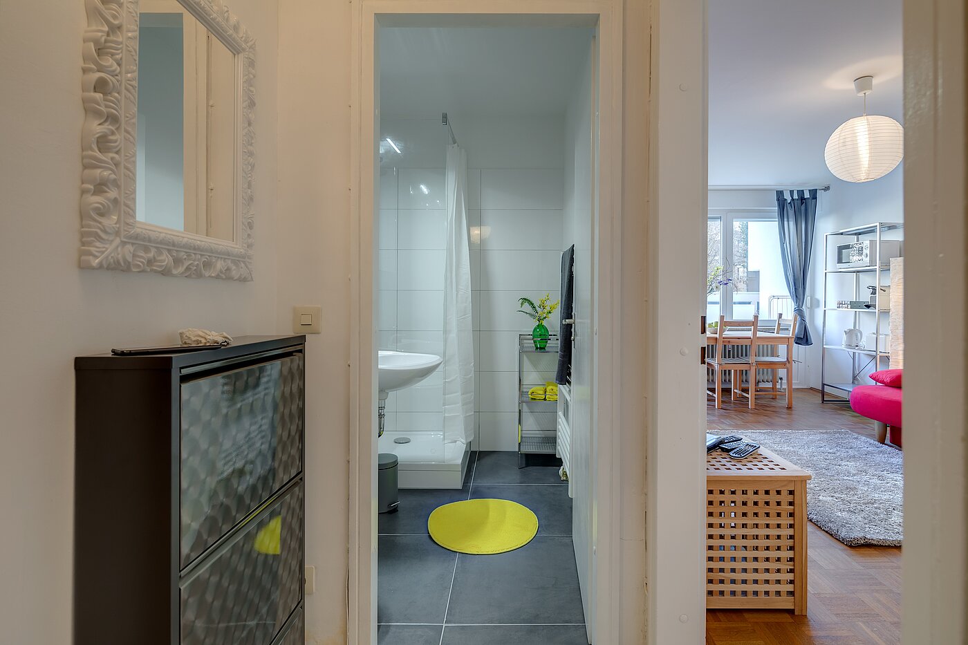 Плосък с 1 Стая | München-Neuhausen | 2301ML8 | Eingangsbereich mit Blickrichtung Bad