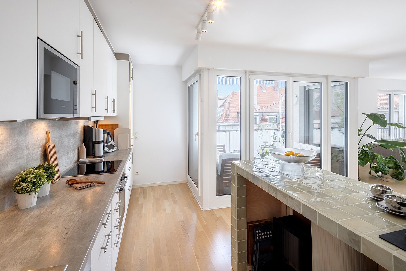 Apartment with 3 room | München-Ludwigsvorstadt | 70488 | ...und Theke, sowie...