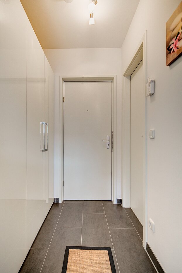 Plat cu 1 Camera | München-Berg am Laim | 70064 | Flur mit Garderobenschrank
