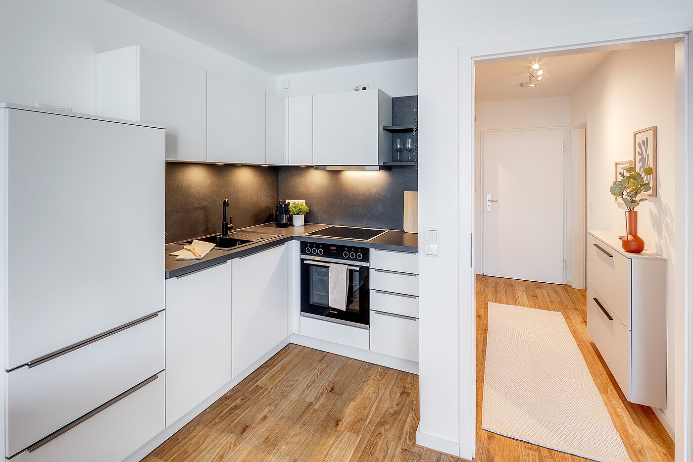 Platt med 1 Rum | München-Neuhausen | 70197 | Einbauküche mit allen...