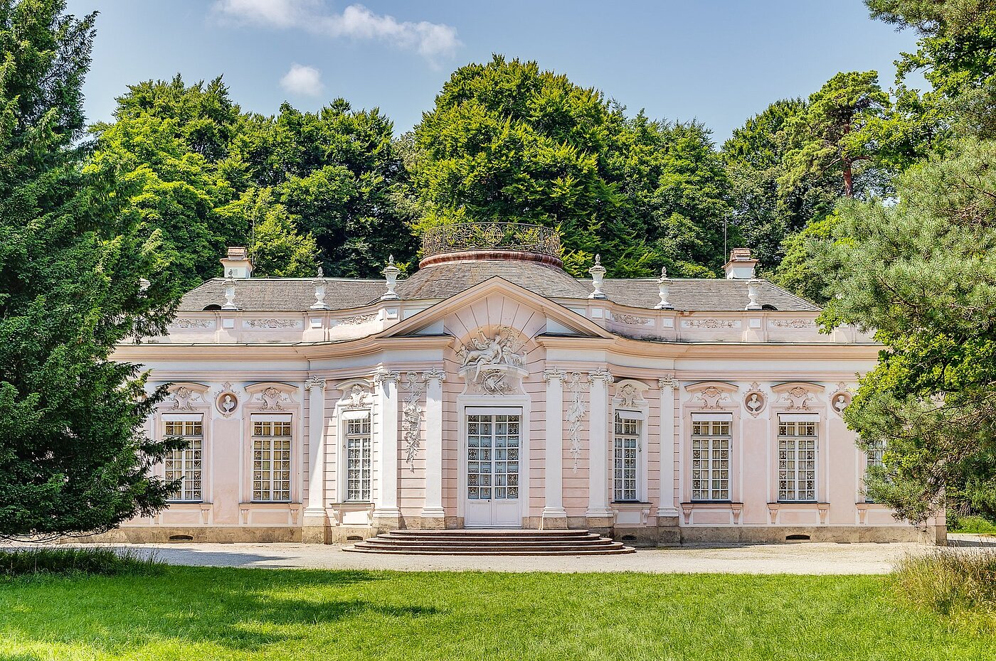 Flad med 2 Værelser | München-Nymphenburg | 2107ML3 | lädt zum Spazieren und...