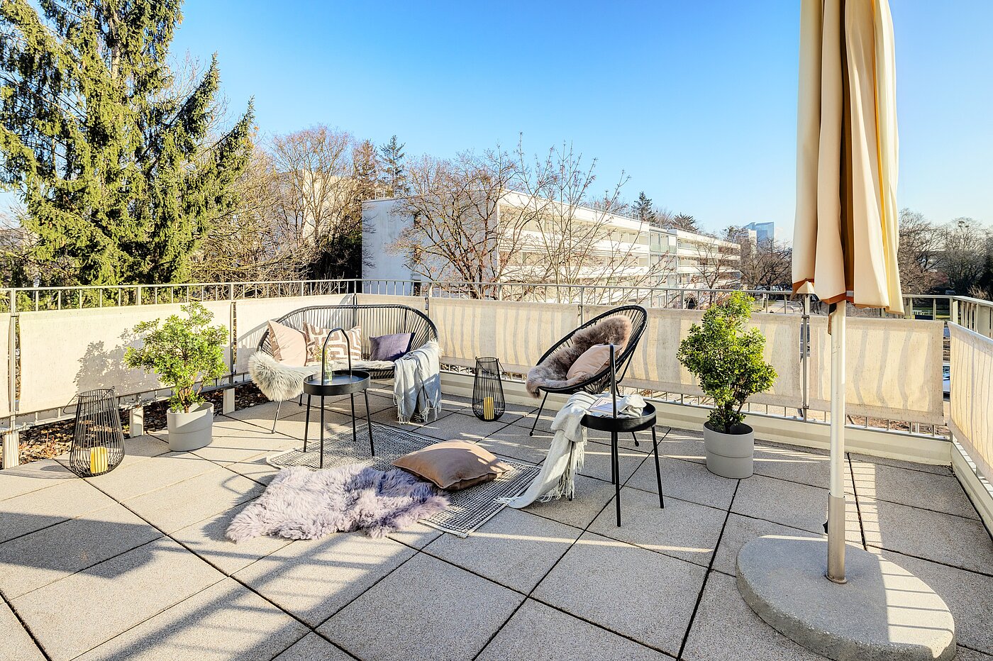 Ploché s 2 Izby | München-Schwabing | 70195 | ...außen