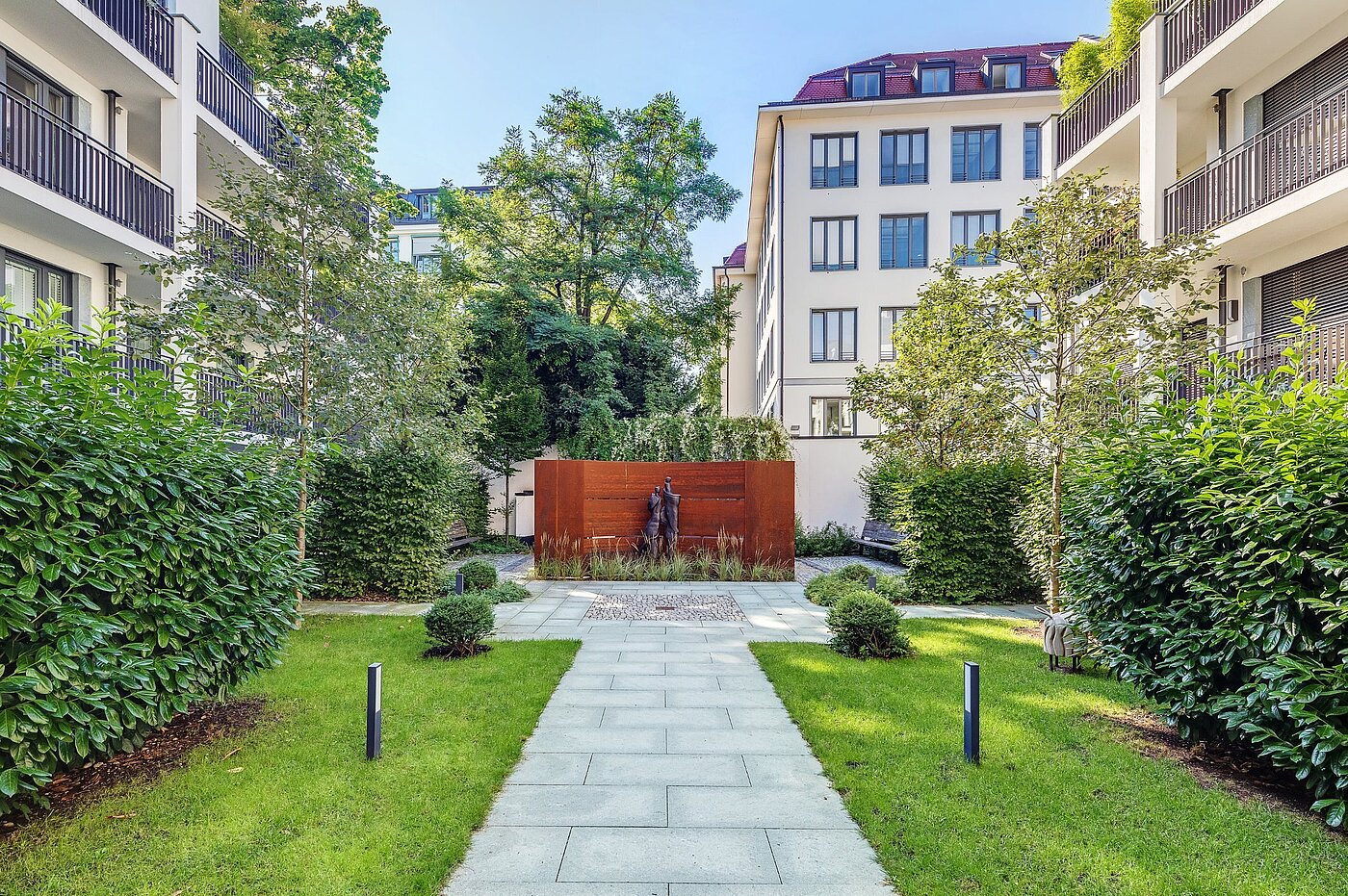 Апартамент на партерния етаж с 1 Стая | München-Schwabing | 1908ML2 | Bronzestatue