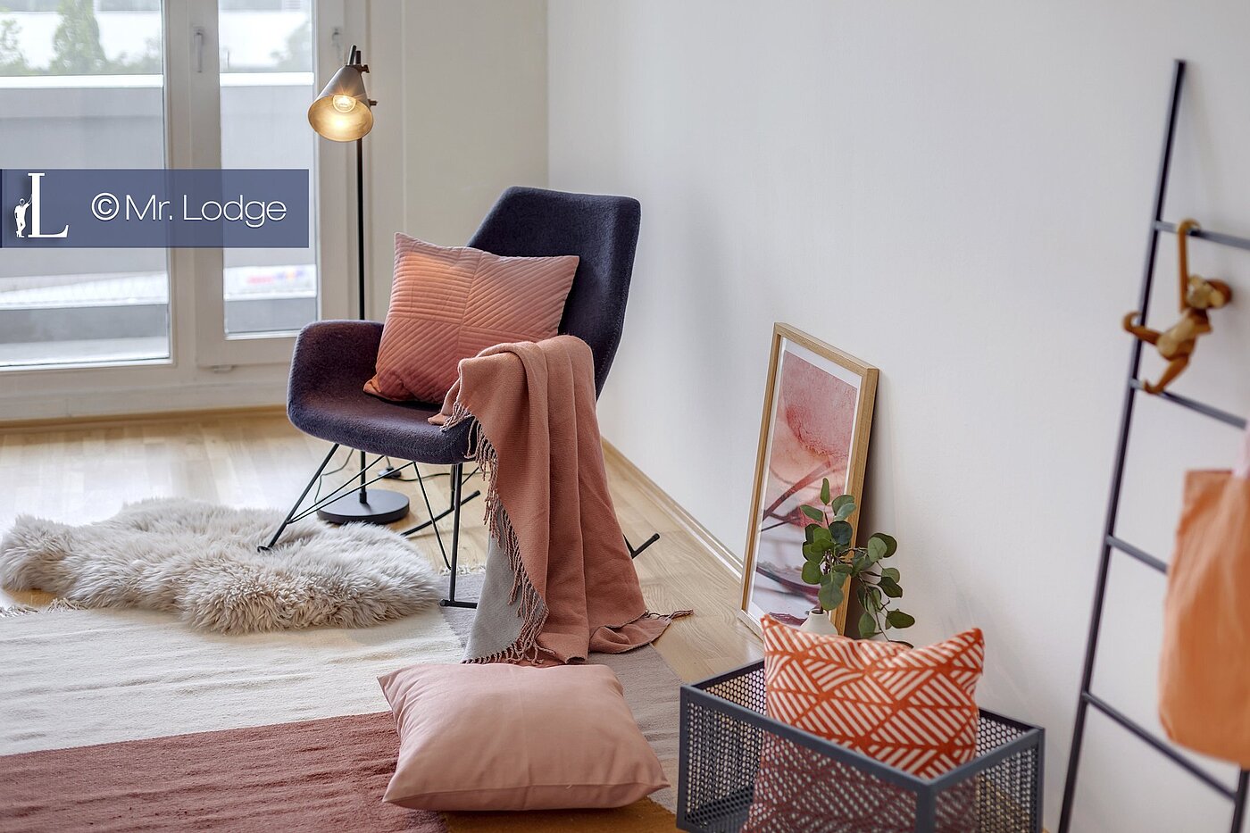 Ploché s 3 Izby | München-Milbertshofen | 1905ML7 | ..Zugang zum Balkon