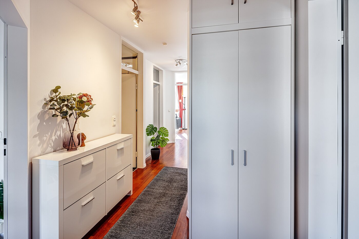 Lapos a  címen 3 Szobák | München-Schwabing | 2202ML12 | ...mit viel Stauraum