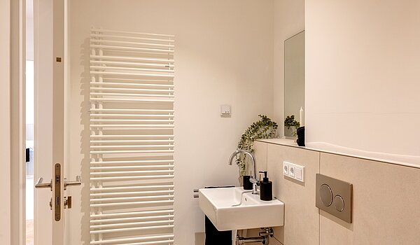 Terrassenwohnung a  címen 3 Szobák | München-Harlaching | 70371 | Gästetoilette mit...