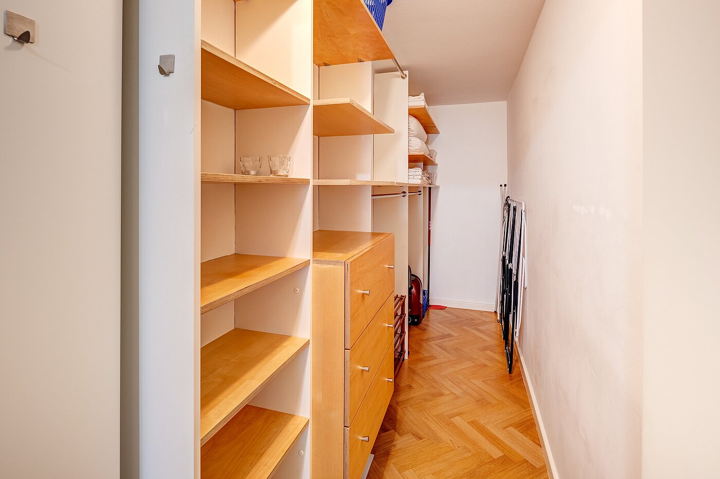 Płaski z 3 Pokoje | München-Schwabing | 2212ML1 | Ausreichend Stauraum
