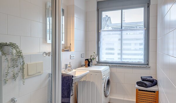 Apartment with 1 room | München-Milbertshofen | 70188 | Tageslichtbad mit...