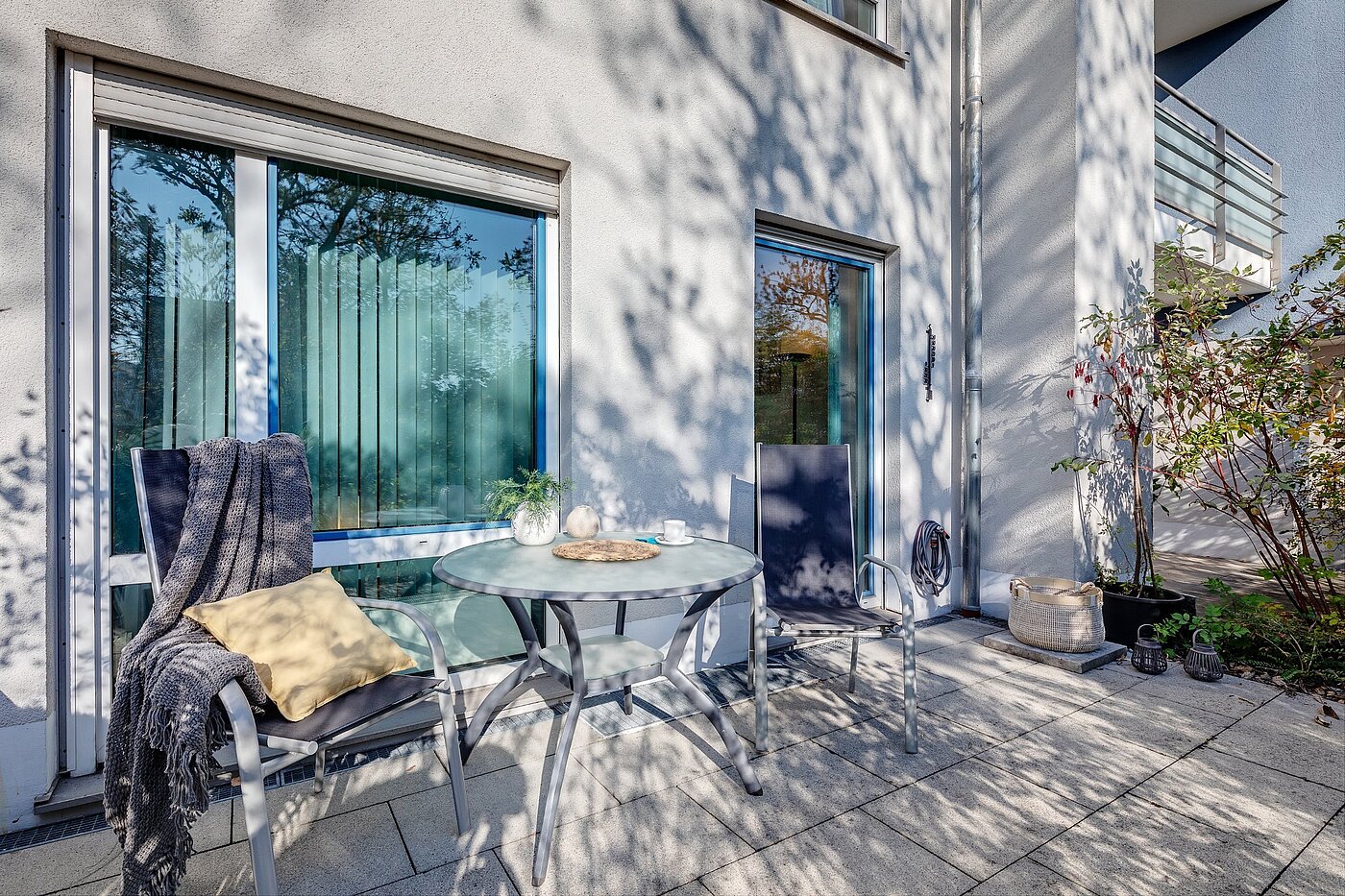 Ravna stran s spletno stranjo . 1 Soba | München-Trudering | 1810ML3