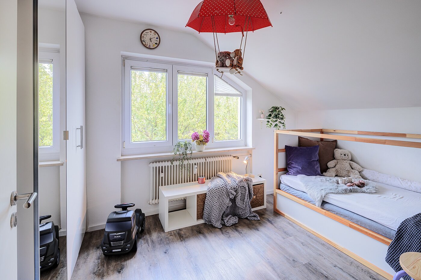 Apartamento no sótão com 3 Zimmern | Karlsfeld | 70217 | Abeits-/ oder...