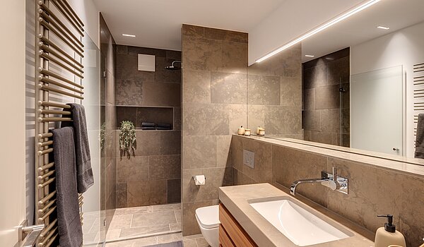 Plat met 3 Kamers | 70046 | Luxuriöses Gäste-Bad...