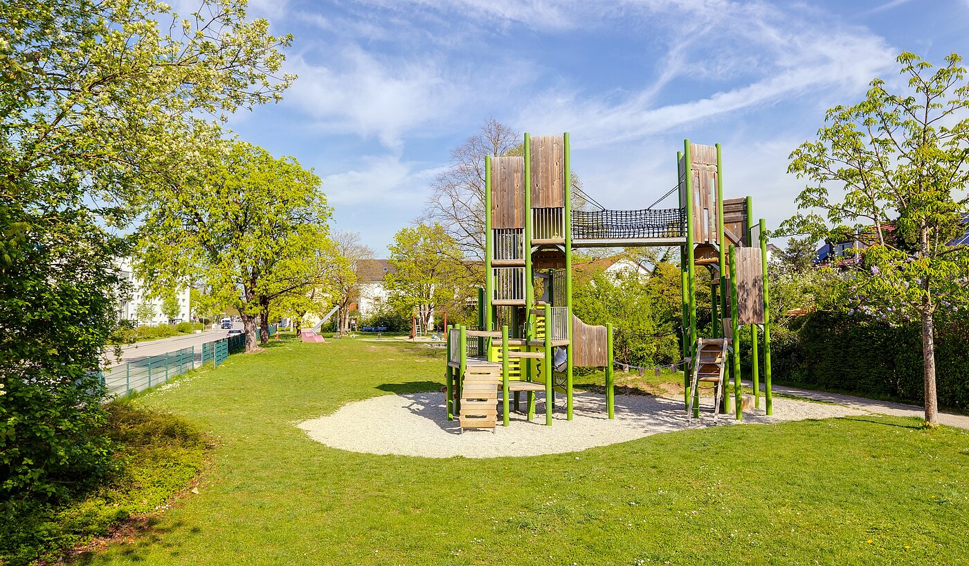 Dvojdomek s 6.5 Pokoje | Unterschleißheim | 70122 | Spielplatz in der Alleestraße