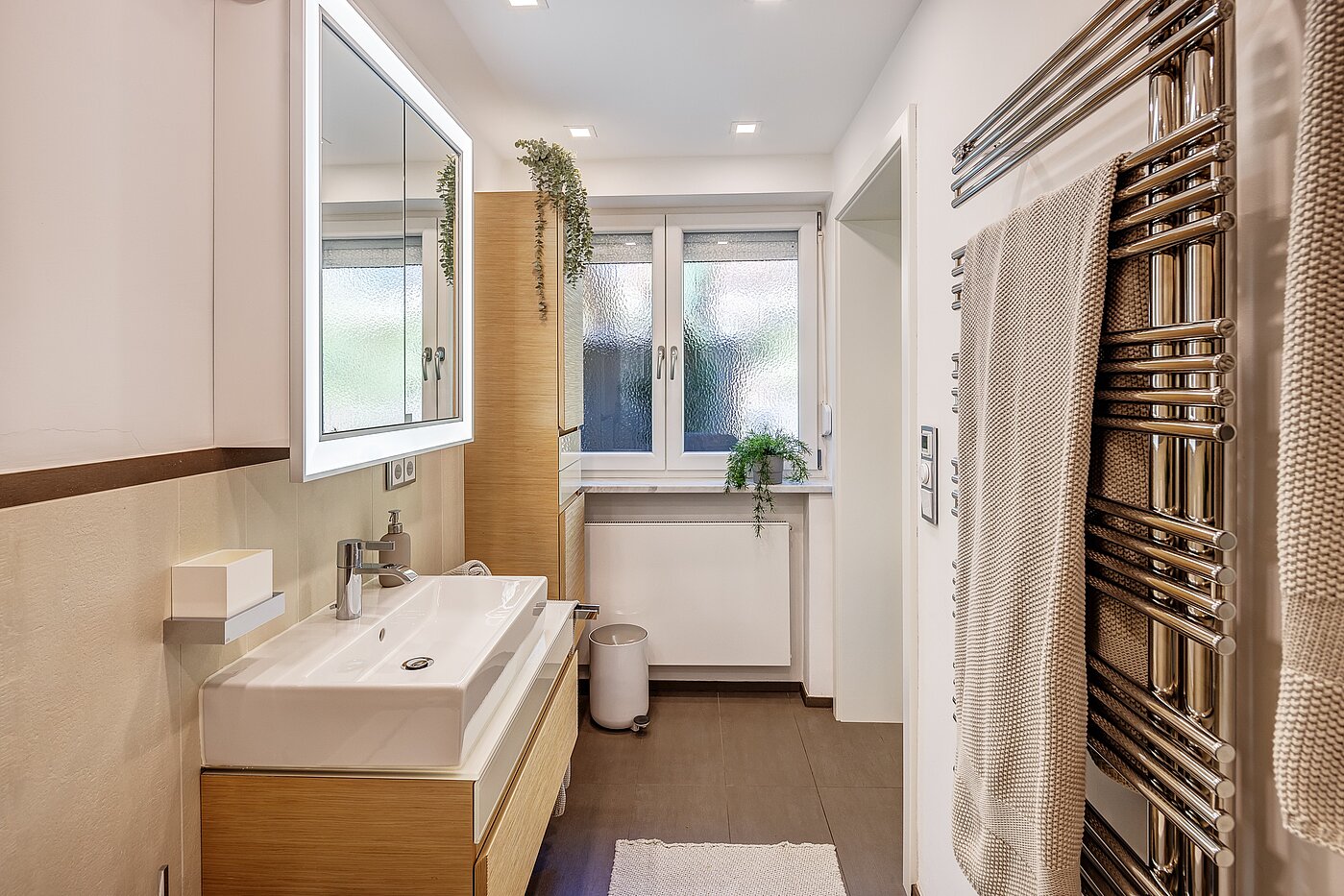 Rohový řadový dům s 3 Pokoje | Kreuth | 70037 | Modernes Tageslichtbad...