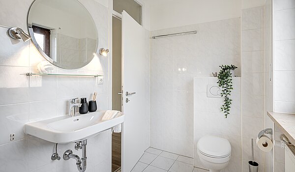 Центральний будинок з терасою з 5 Кімнати | Unterschleißheim | 70187 | Helles Badezimmer...